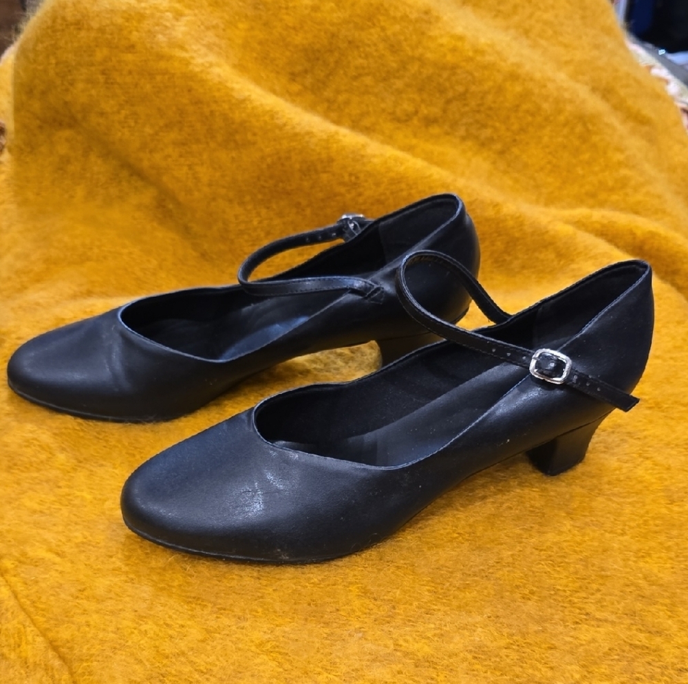 Elegant Black Women's Heels with Strap